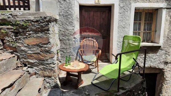 casa indipendente in vendita a Valle Cannobina in zona Falmenta