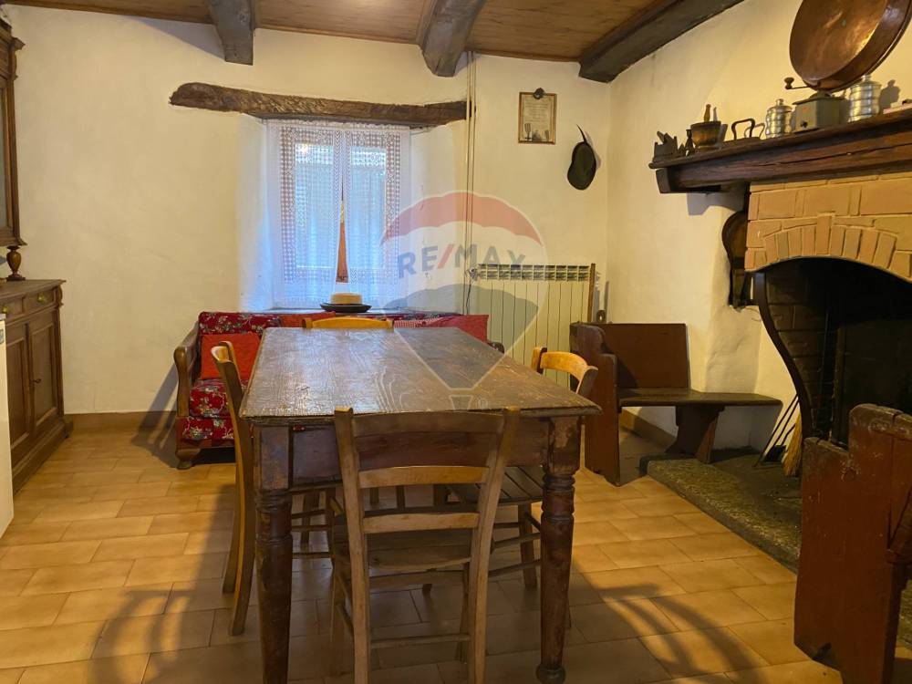 casa indipendente in vendita a Valle Cannobina in zona Cavaglio-Spoccia