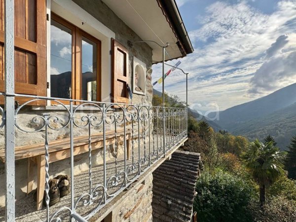 casa indipendente in vendita a Valle Cannobina in zona Falmenta