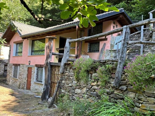 casa indipendente in vendita a Valle Cannobina
