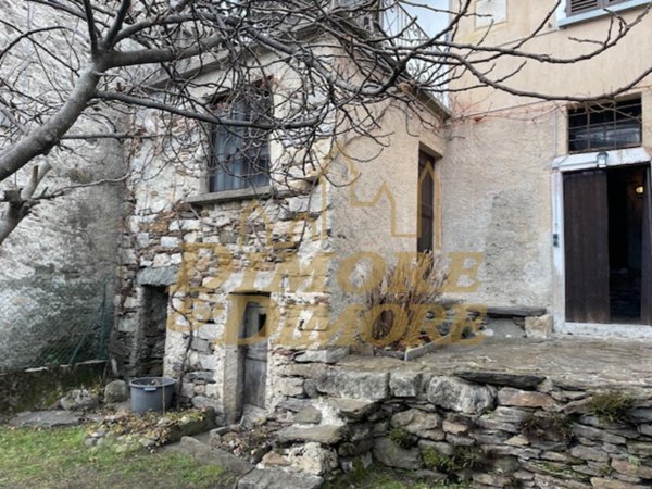 casa indipendente in vendita a Valle Cannobina in zona Cavaglio-Spoccia