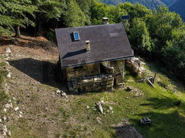 casa indipendente in vendita a Valle Cannobina in zona Falmenta