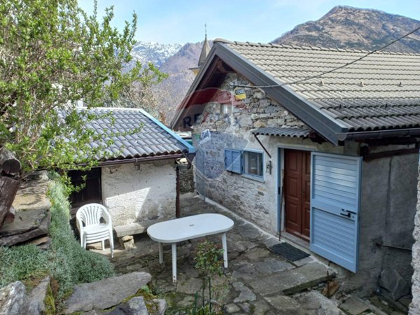 negozio in vendita a Valle Cannobina in zona Crealla