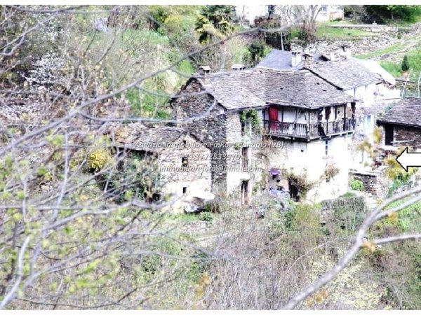 casa indipendente in vendita a Valle Cannobina in zona Falmenta