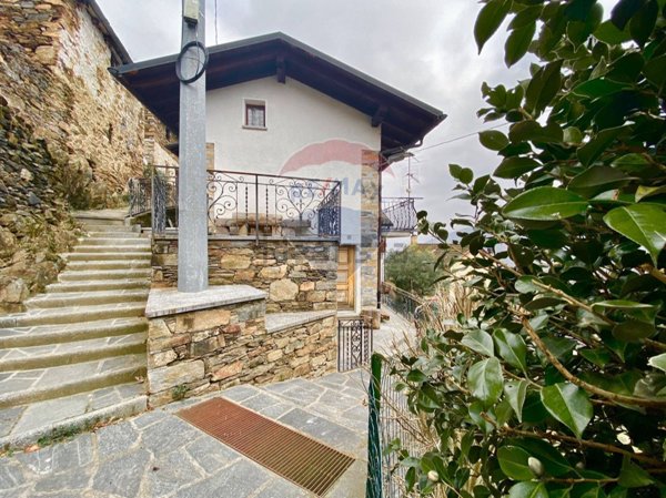 casa indipendente in vendita a Valle Cannobina in zona Falmenta