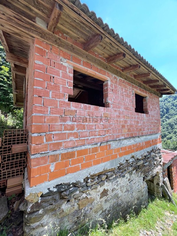 casa indipendente in vendita a Valle Cannobina