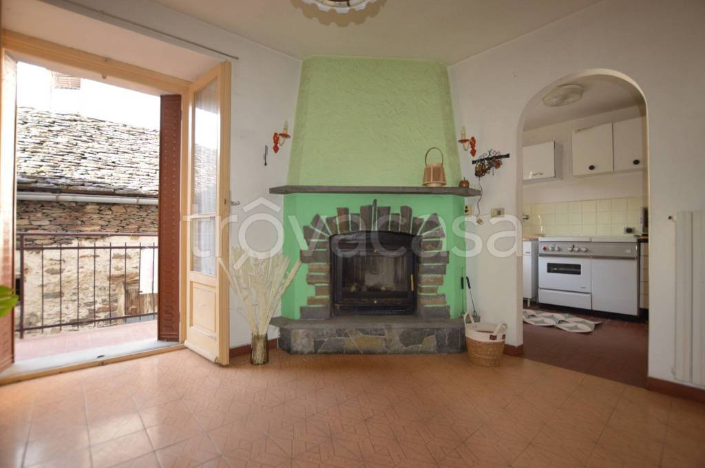 casa indipendente in vendita a Valle Cannobina in zona Cursolo-Orasso