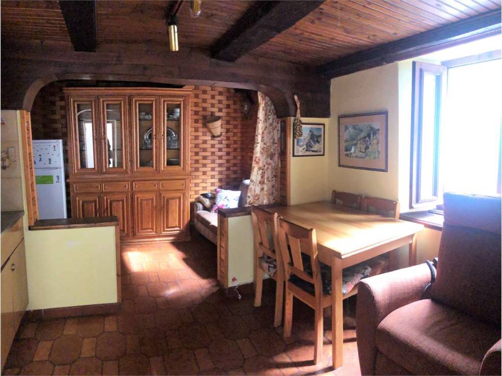 appartamento in vendita a Valle Cannobina in zona Falmenta