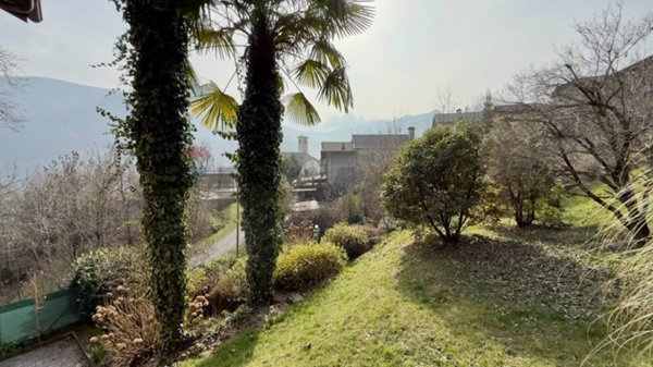 casa indipendente in vendita a Valle Cannobina in zona Cursolo-Orasso