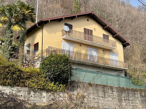 casa indipendente in vendita a Valle Cannobina in zona Cavaglio-Spoccia