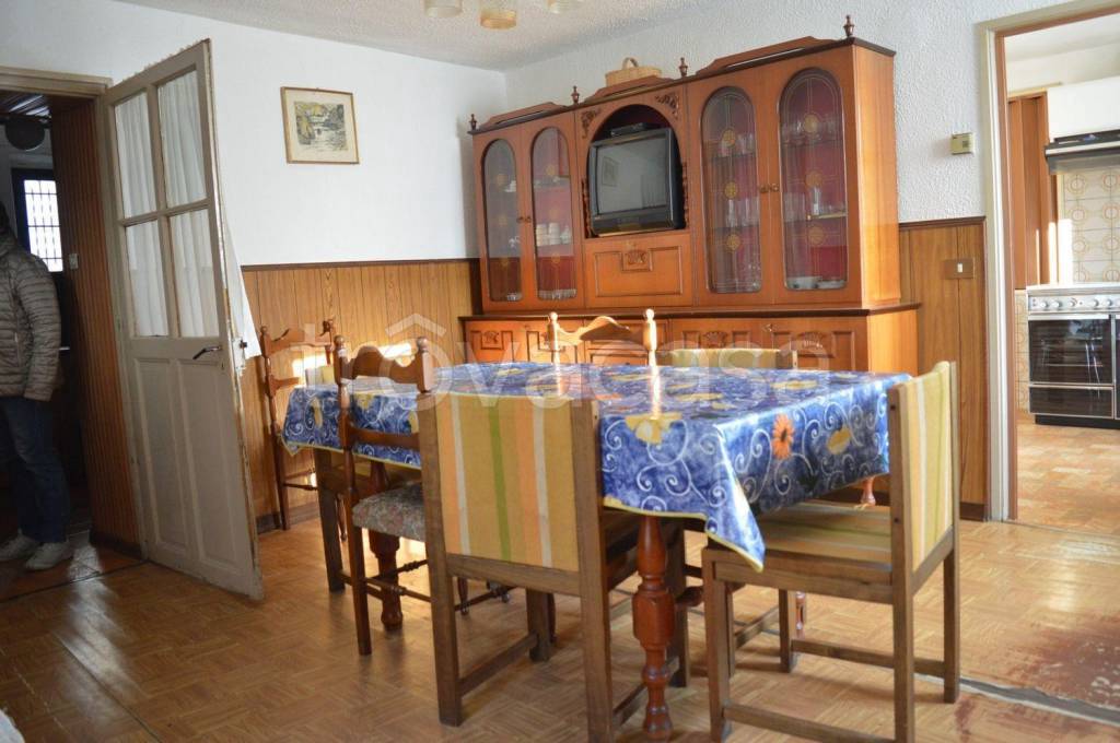 casa indipendente in vendita a Valle Cannobina in zona Cursolo-Orasso