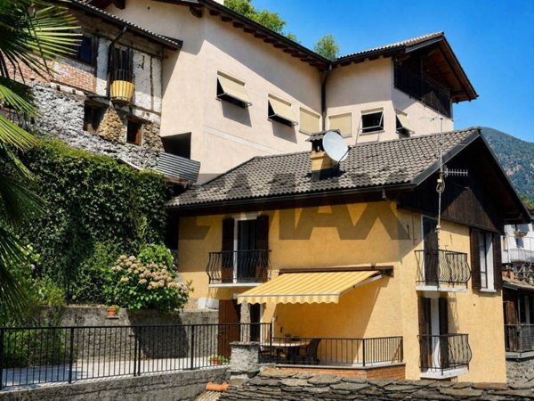 casa indipendente in vendita a Valle Cannobina in zona Falmenta
