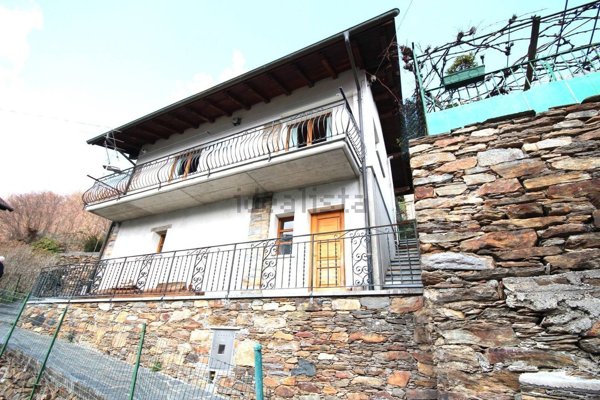 appartamento in vendita a Valle Cannobina in zona Falmenta