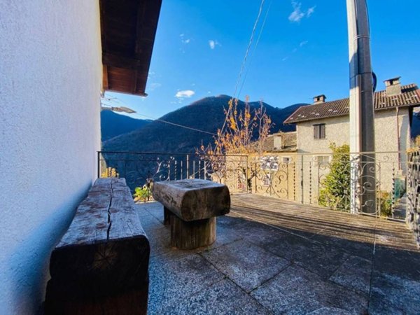 casa indipendente in vendita a Valle Cannobina in zona Falmenta