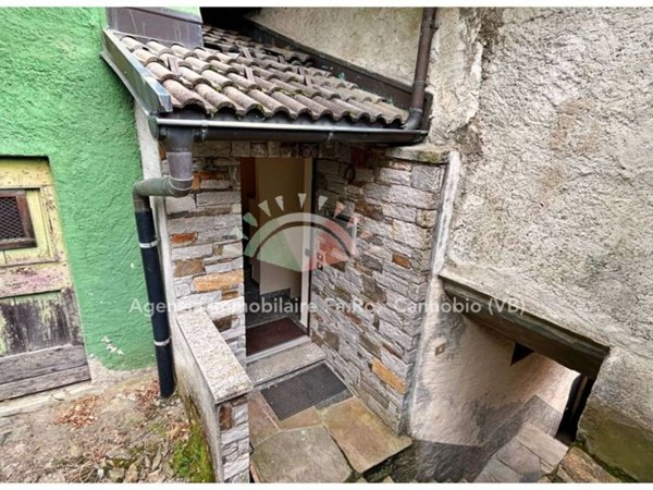 casa indipendente in vendita a Valle Cannobina in zona Falmenta
