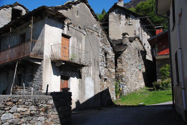 trivano in vendita a Valle Cannobina