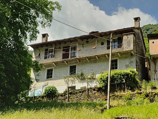 casale in vendita a Valle Cannobina in zona Falmenta
