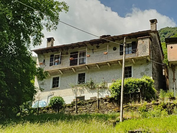 casale in vendita a Valle Cannobina in zona Falmenta