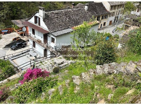 casa indipendente in vendita a Valle Cannobina in zona Falmenta