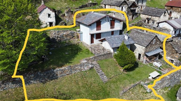 casa indipendente in vendita a Valle Cannobina in zona Falmenta