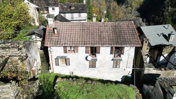 casa indipendente in vendita a Valle Cannobina in zona Falmenta