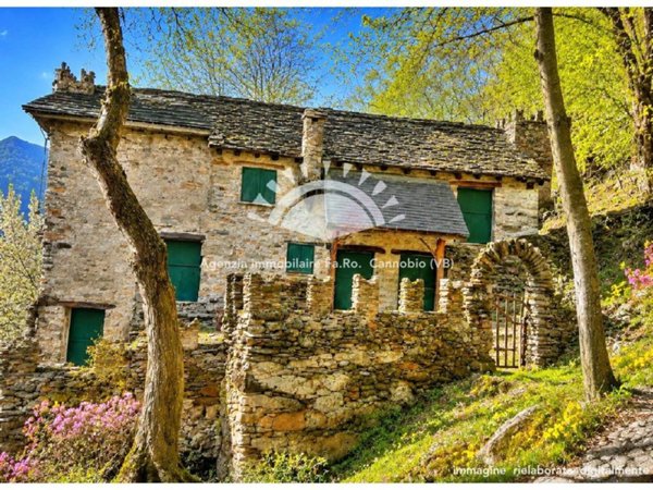 casa indipendente in vendita a Valle Cannobina in zona Cavaglio-Spoccia