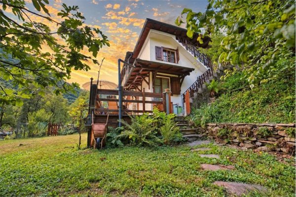casa indipendente in vendita a Valle Cannobina in zona Falmenta