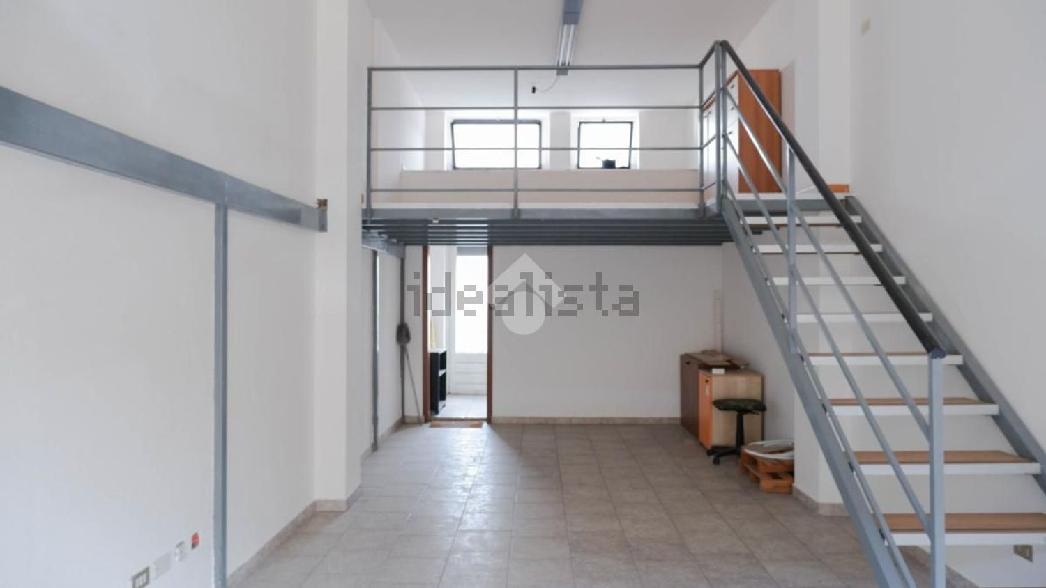 negozio in vendita ad Agrate Brianza