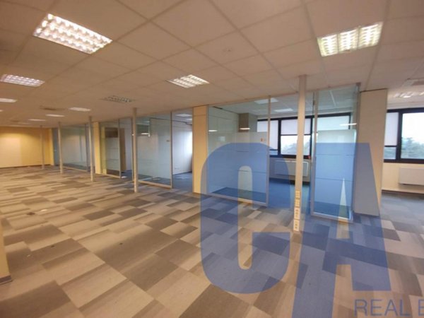 ufficio in vendita ad Agrate Brianza in zona Omate