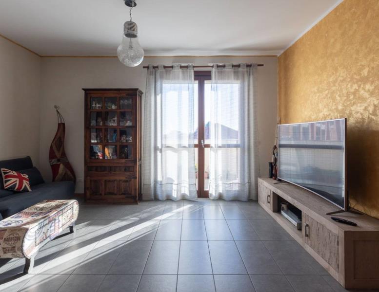 appartamento in vendita ad Agrate Brianza in zona Omate
