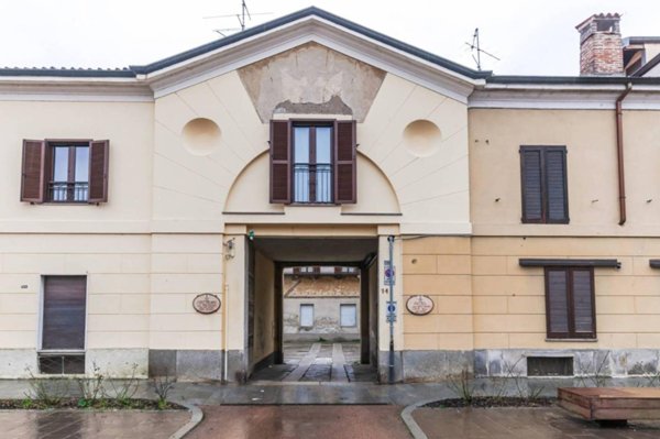 casa indipendente in vendita ad Agrate Brianza in zona Omate