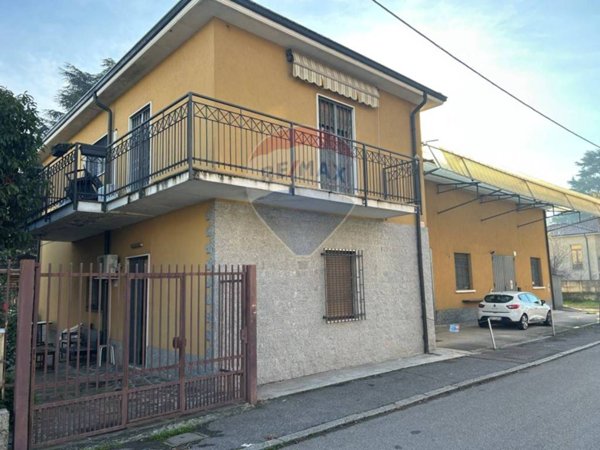 casa indipendente in vendita ad Agrate Brianza