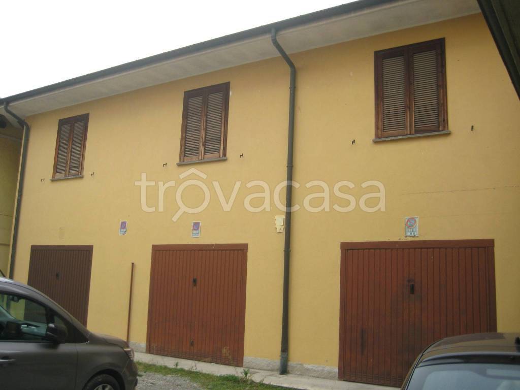 locale commerciale in vendita ad Agrate Brianza