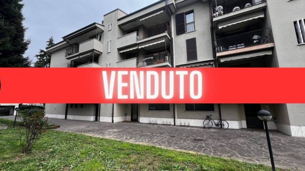 appartamento in vendita ad Agrate Brianza in zona Omate