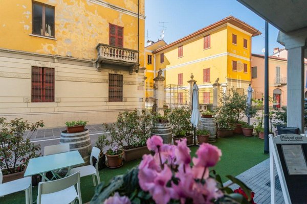 locale commerciale in vendita ad Agrate Brianza