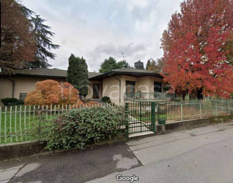casa indipendente in vendita ad Agrate Brianza