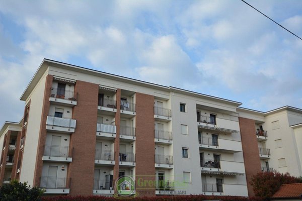 appartamento in vendita ad Agrate Brianza in zona Omate