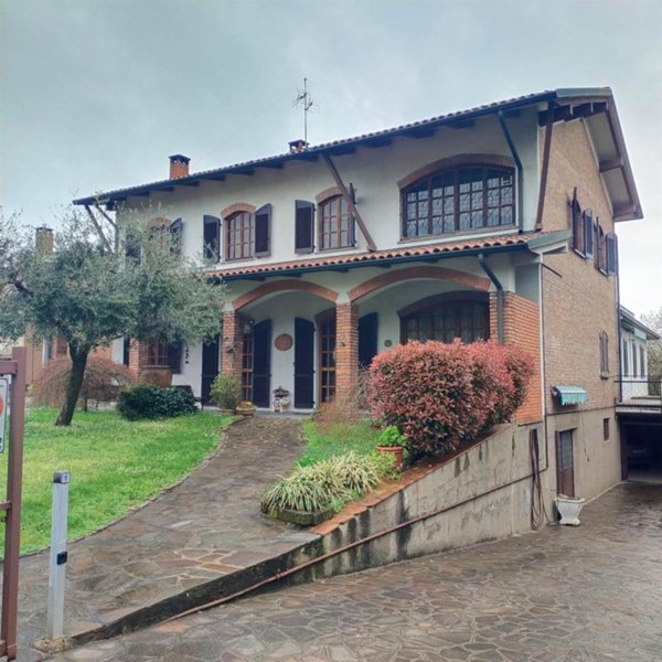 casa indipendente in vendita ad Agrate Brianza