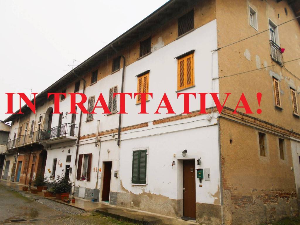 appartamento in vendita ad Agrate Brianza in zona Omate