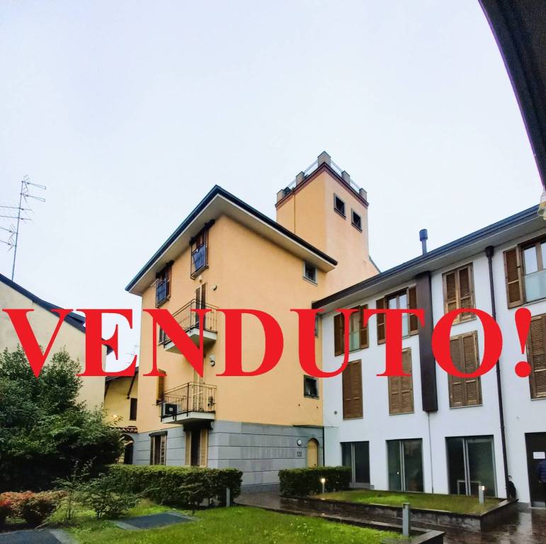 appartamento in vendita ad Agrate Brianza in zona Omate