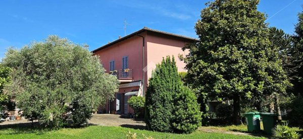 casa indipendente in vendita ad Agrate Brianza