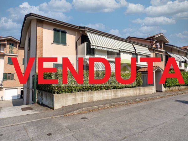 appartamento in vendita ad Agrate Brianza in zona Omate