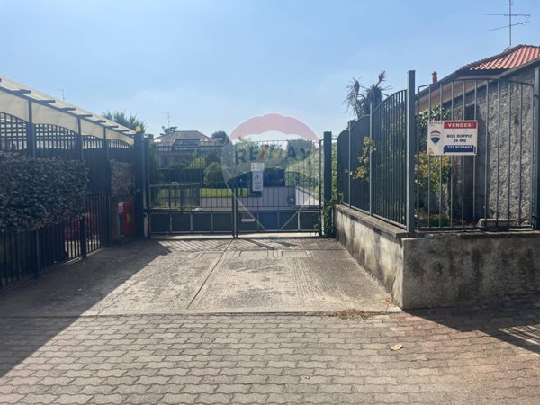 negozio in vendita ad Agrate Brianza