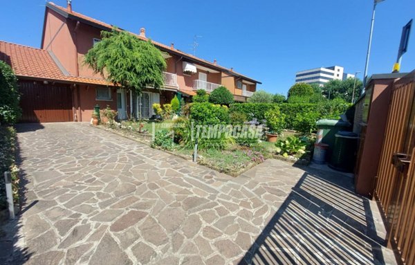 casa indipendente in vendita ad Agrate Brianza