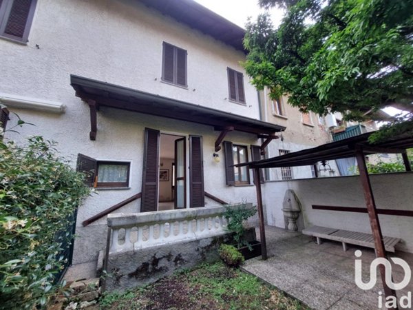 appartamento in vendita ad Agrate Brianza in zona Omate
