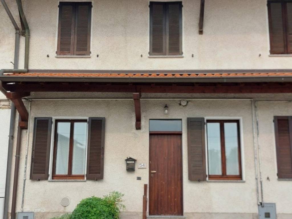 appartamento in vendita ad Agrate Brianza in zona Omate