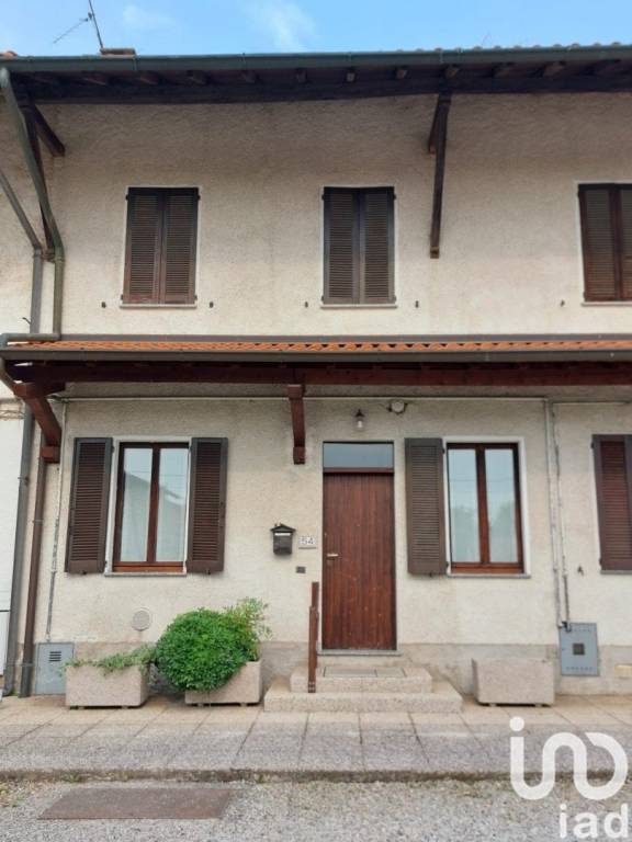 appartamento in vendita ad Agrate Brianza in zona Omate