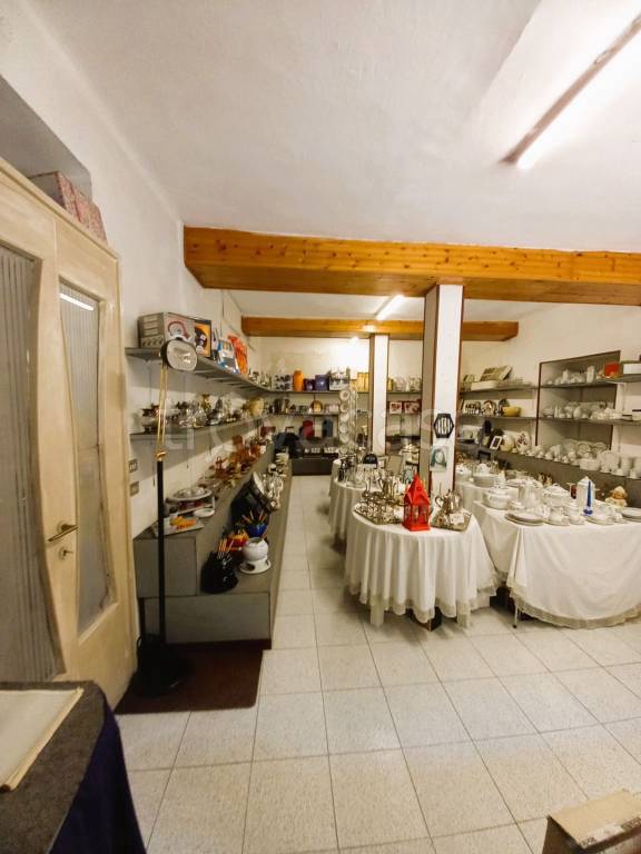 appartamento in vendita ad Agrate Brianza in zona Omate