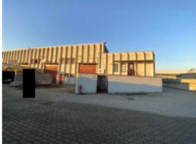 locale commerciale in vendita ad Agrate Brianza