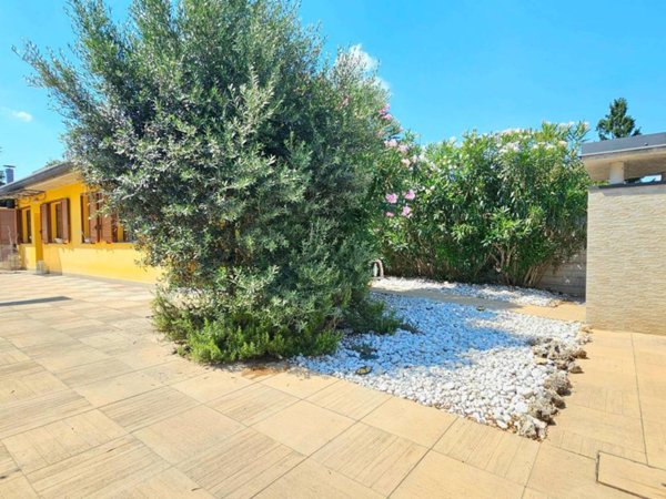casa indipendente in vendita ad Agrate Brianza